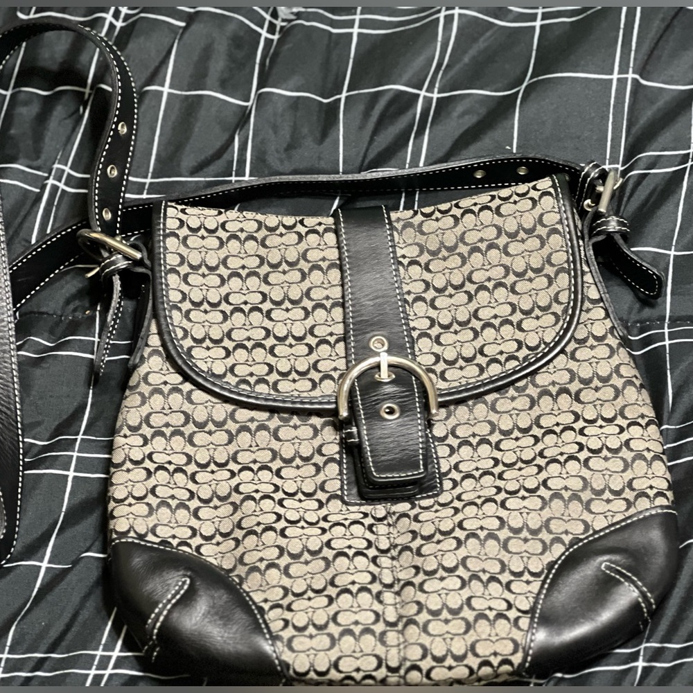 Coach vintage shoulder/crossbody.